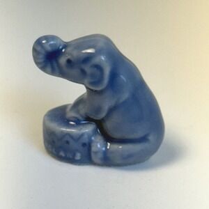 Wade Whimsies Sitting Elephant US Series 4 Circus Animals Figurine Blue England